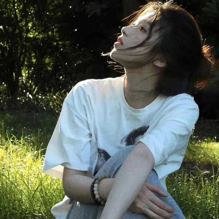 美丽密语海报